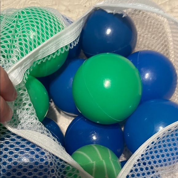 Colorful Plastic Ball Set - Picture 3 of 3